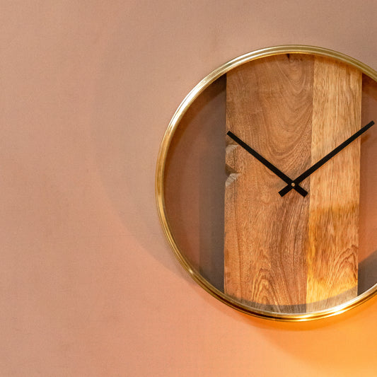 Logam Plank Clock