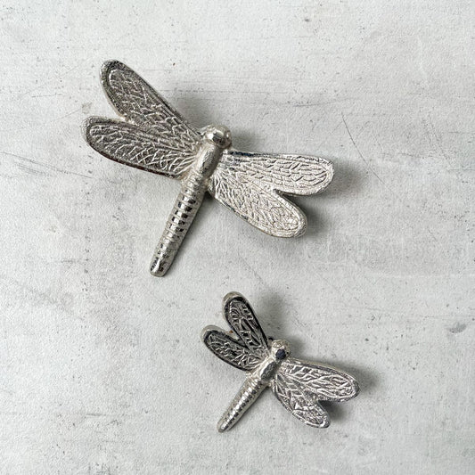 Shop Home Artisan Seraphine Metal Dragonfly Wall Sculpture (Silver) - Set of 2 on Alanqrit